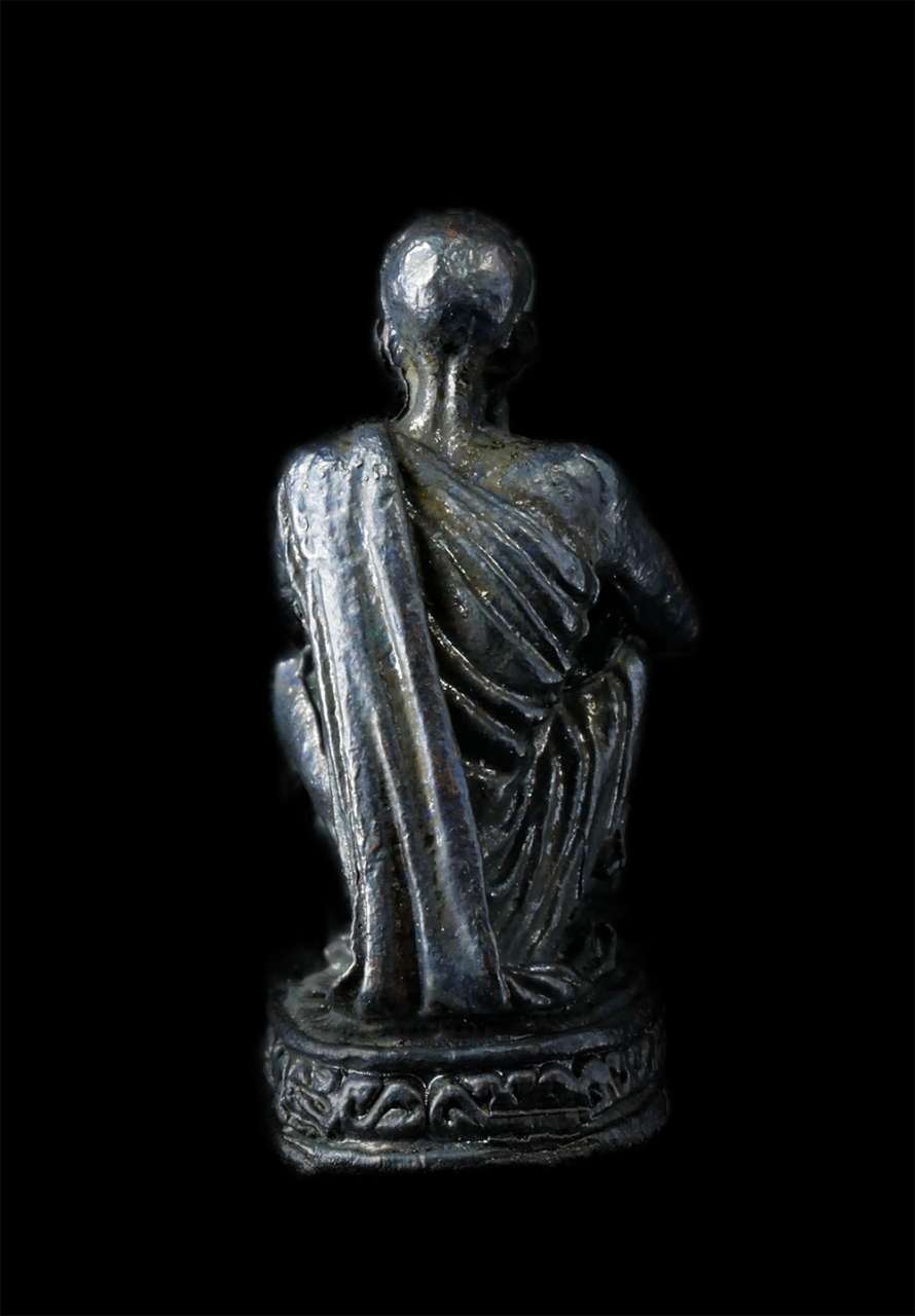 18Aug24 (108)p.jpg - รูปหล่อหลวงพ่อคูณ ปริสุทโธ วัดบ้านไร่ จ.นครราชสีมา เสาร์ 5 ปี2536 เนื้อทองแดงรมดำ พระเก่าสวย มวลสารดี พร้อมกล่องเดิมๆ | https://kamulet.in.th